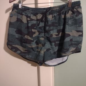 Old Navy drawstring camouflage running shorts size Large